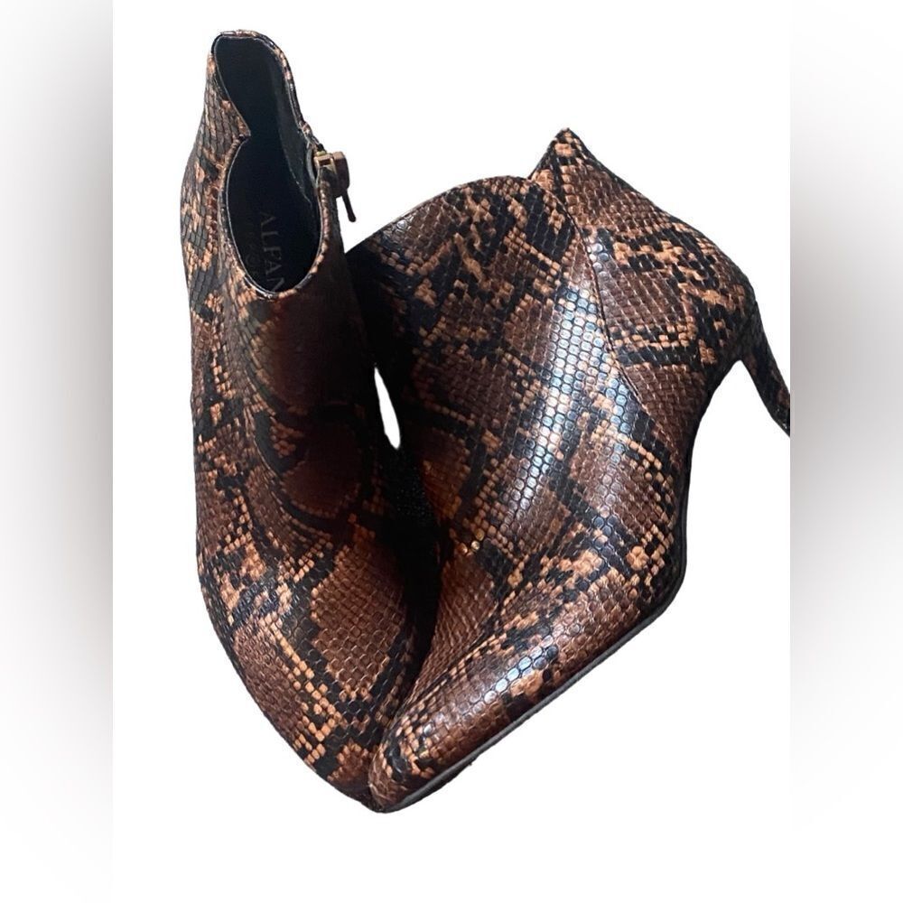 NWOT Alfani Step Flex Leopard Print Faux Leather Boots. Size 5.5.